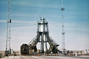 Какое современное название космодрома, с которого запустили "Спутник-1"?