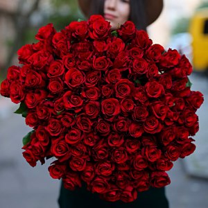 Как решить: Роза на 10 руб. дороже двух тюльпанов, но на 230 руб. дешевле?