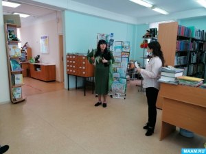Как решить: на экскурсию поедут 52 школьника и 6 учителей (см)?