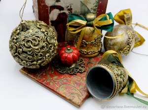 Как решить: В коробке с ёлочными игрушками 9 ёлочных шаров: 4 красных?