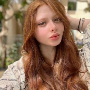 Как ответить: Ира живёт в Москве, а её подруги в Грозном, Иркутске и Омске?