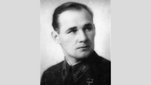 Как расположить Героев Советского Союза в хронол. порядке соверш. подвигов?