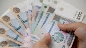 Сколько изначально денег было в комнате?