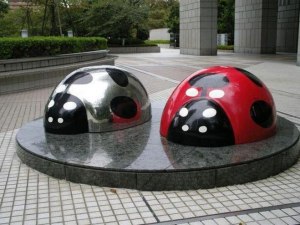 Для иностранца название "божья коровка" тоже от бога переводится, почему?